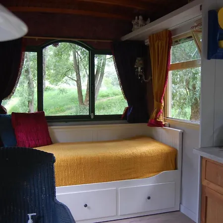 Pipowagen/paardentram Holiday home