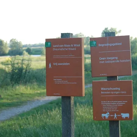 Pipowagen/paardentram Dreumel